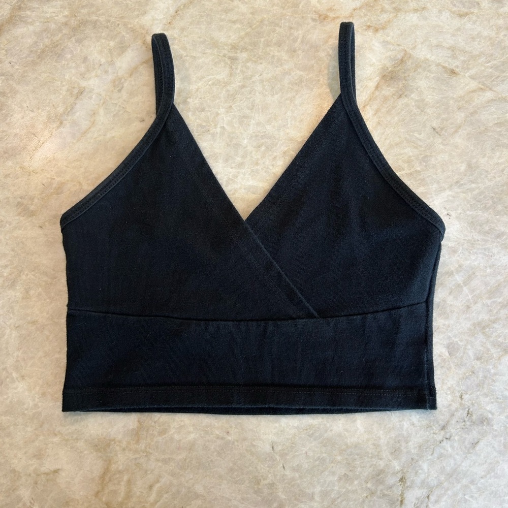 Super cute y2k Brandy Melville old collection black cropped tank!